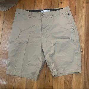 Mens old navy khaki shorts